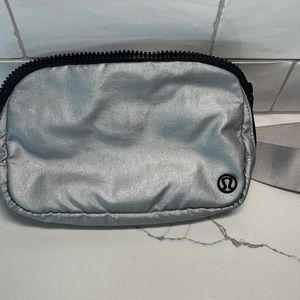 Lululemon everywhere belt bag silver